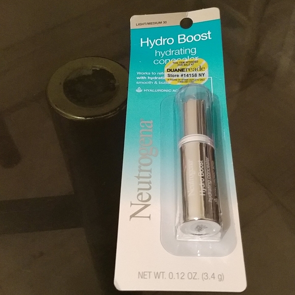 💜NWT Hydro Boost hydrating concealer - Picture 2 of 3